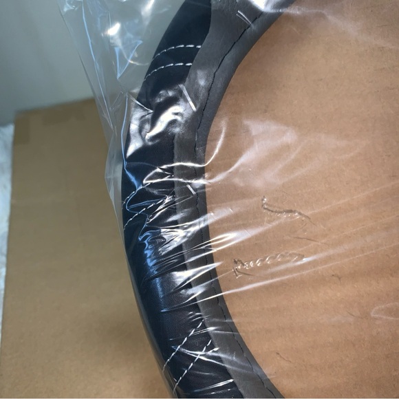 CAR PASS Line Rider Microfiber Leather Sporty Steering Wheel Cover Universal Fit - Picture 5 of 6